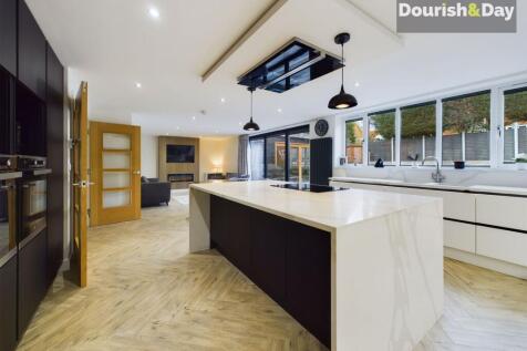 Open Plan Kitchen / Living Diner