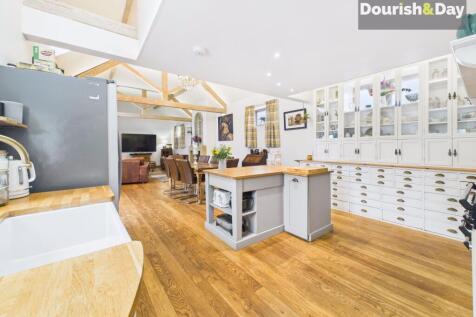 Open Plan Kitchen / Living Diner