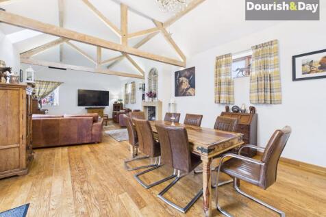 Living / Dining Area