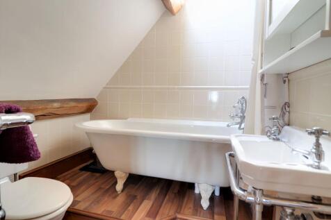 Master Bedroom En-Suite