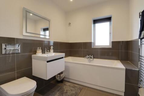 Family Bathroom (First Floor)