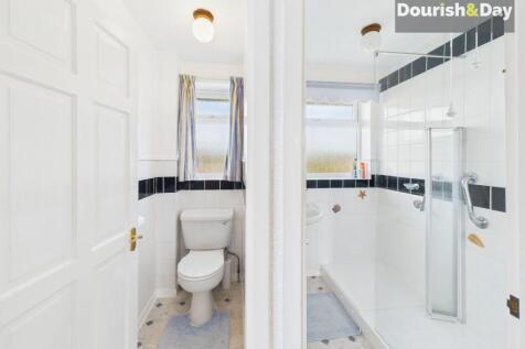 Upstairs Shower &amp; WC