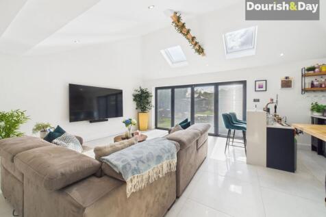 Open Plan Kitchen / Living Diner