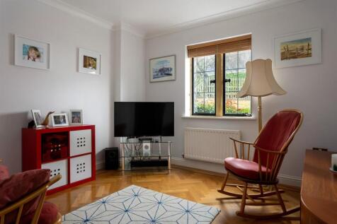 7 - Copper Beeches - GL6 6YE - Web.jpg