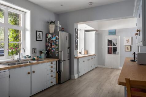 47 - The Home Farmhouse - GL7 7DU - Web.jpg