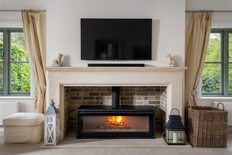 55 - The Home Farmhouse - GL7 7DU - Web.jpg