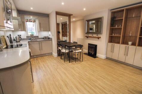 Kitchen/Dining Space
