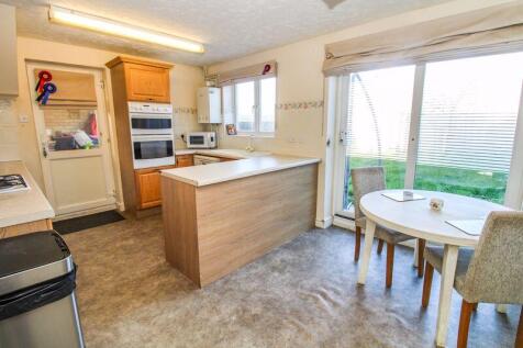 Kitchen/Dining Space