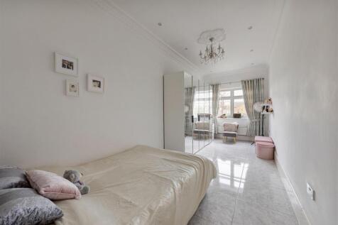 Clova Road E7