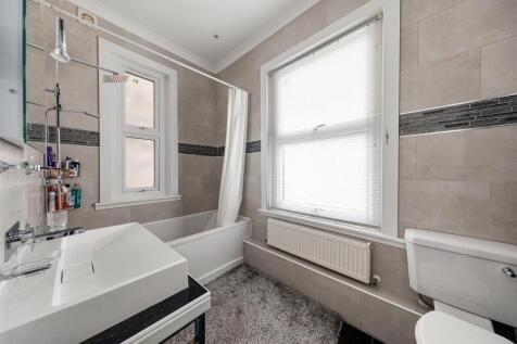 Clova Road E7