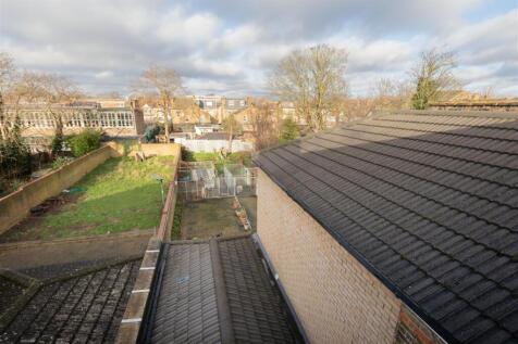 Clova Road E7