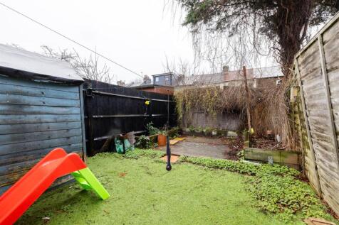 Worcester Road E12