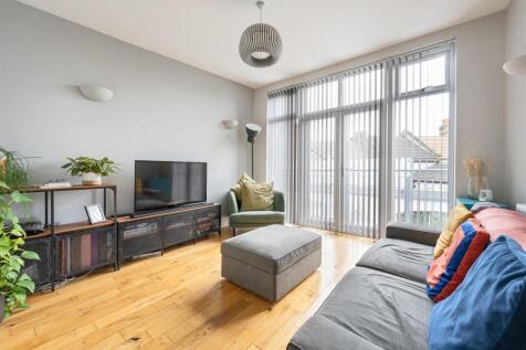 Steele Road E11