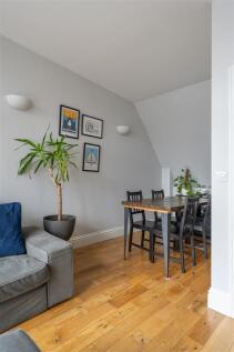 Steele Road E11
