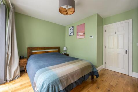 Steele Road E11