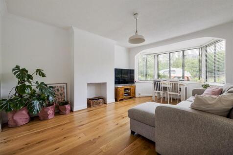 Forest Court E11