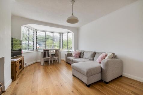 Forest Court E11