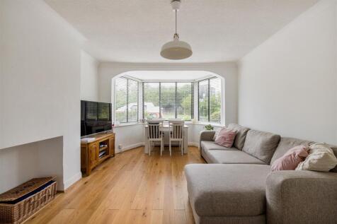 Forest Court E11