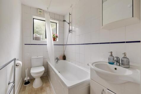 Forest Court E11