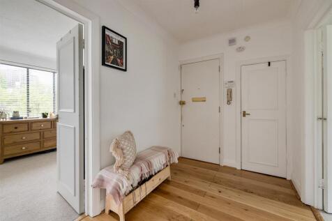 Forest Court E11