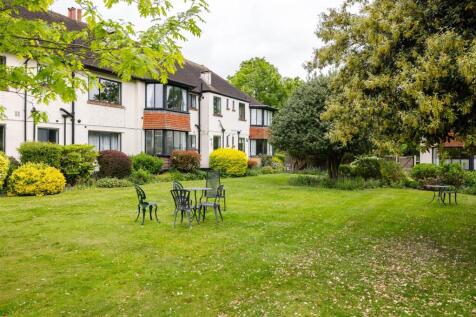 Forest Court E11