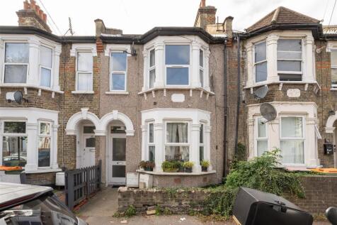 Ernald Avenue, E6
