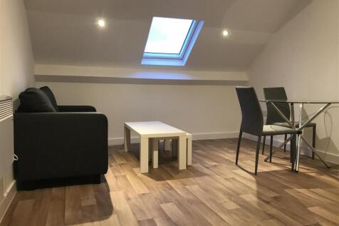 Open plan living &amp; kitchen