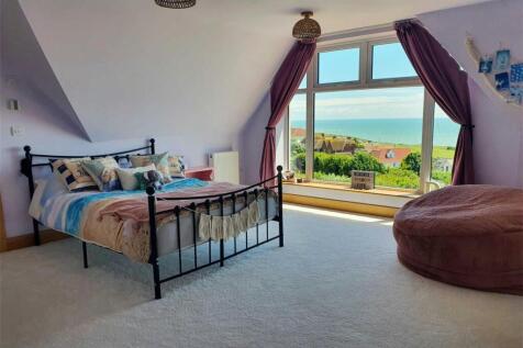 14. Bedroom 5.jpg