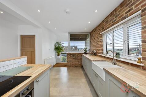 Bevendean Avenue, 25-028.jpg