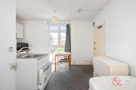 Flat 3 - First Floor-003.jpg