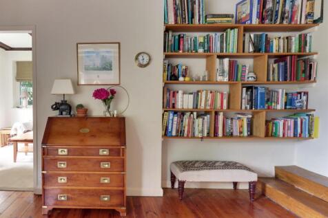 Bookshelf bureau.jpg