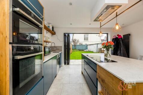 Kingsway, 305, Flat 1-12.JPG