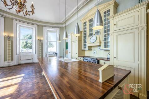 Eastern Terrace_9-030.jpg