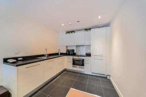 16-681e18272d733-...