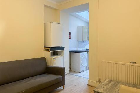 1765991163_0_06596ee3-4fe2-4ab0-9af4-26e02abd43a1_