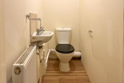 1765991163_18_78a317e6-ab6d-4a58-b50e-879fb23c035e