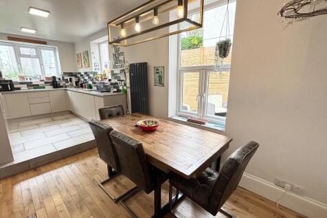 Breakfast to Kitchen