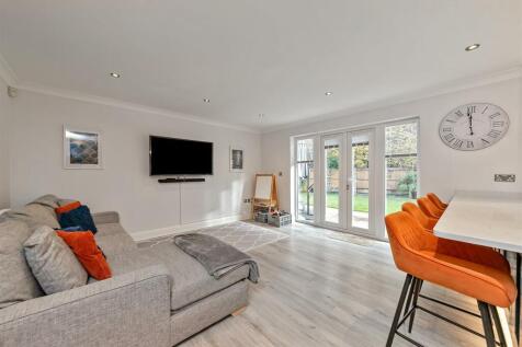 3ElderberryClose-39.jpg