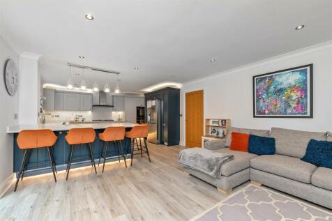 3ElderberryClose-42.jpg