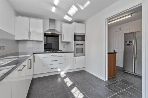 14HavercroftClose-29.jpg
