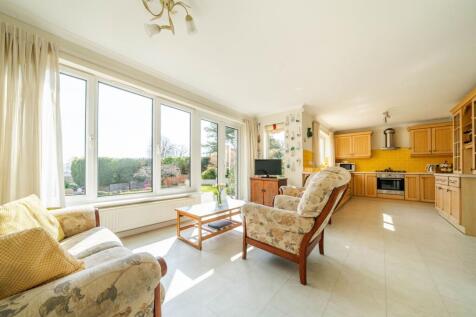 KITCHEN LIVING AREA