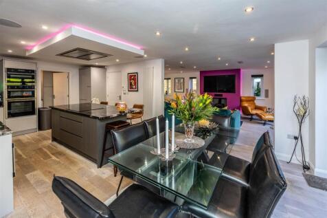 TOCHipp-160125-31 copy.jpg