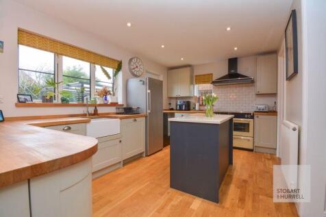 Kitchen with Island 