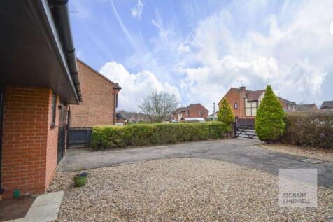 Driveway with Parking