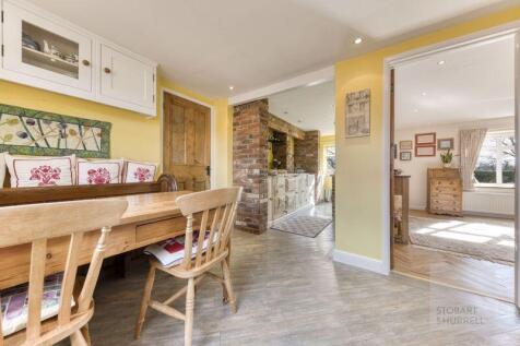 Kitchen to Reception Areas 