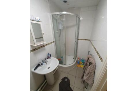 Ground Floor Bathroo