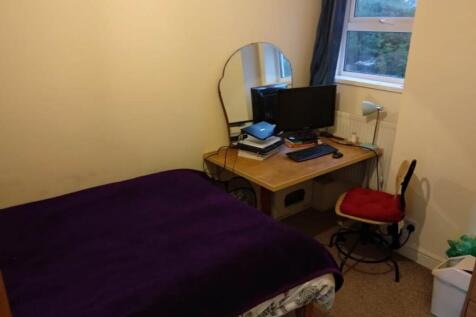 First Floor Rear Bed