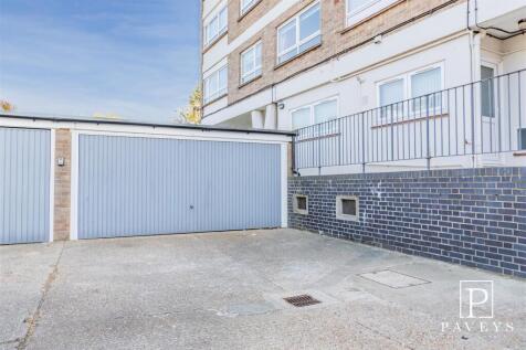 DOUBLE GARAGE