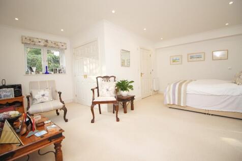 Downstairs Bedroom 