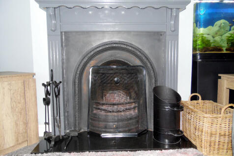 LOUNGE &amp; DINING ROOM